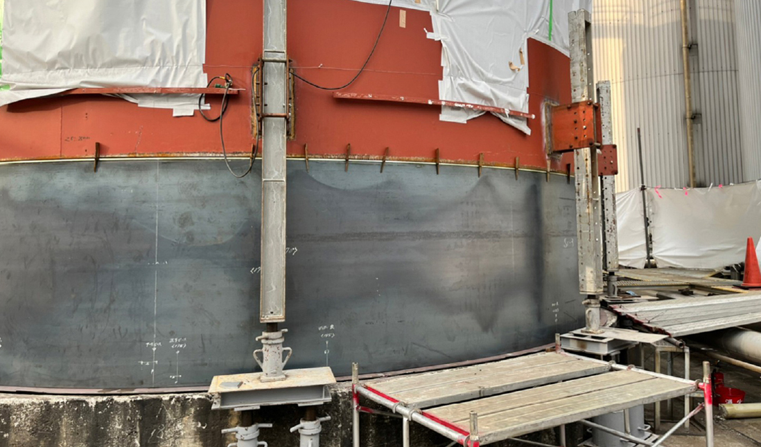 大型タンク外板の現地製缶・補修工事